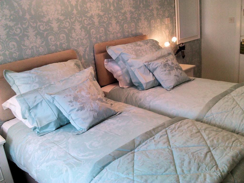 The Old Chapel B&B 로스트위델 객실 사진