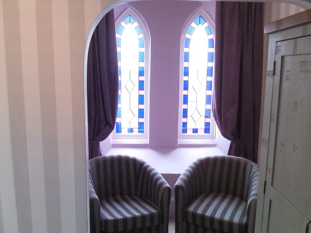 The Old Chapel B&B 로스트위델 객실 사진